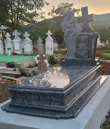 Szíves egyszemélyes sírkő